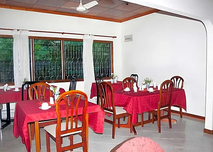 Hotell De Roses Victoria
